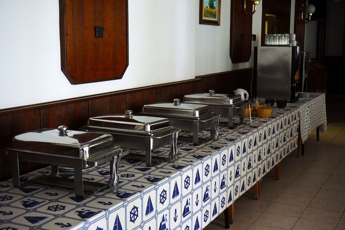 Imagen del bar/restaurante del Hotel Tihany Yacht Club. Foto 2