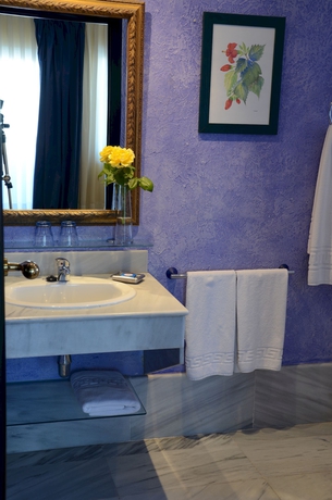 Imagen de la habitación del Hotel Tikar. Foto 8