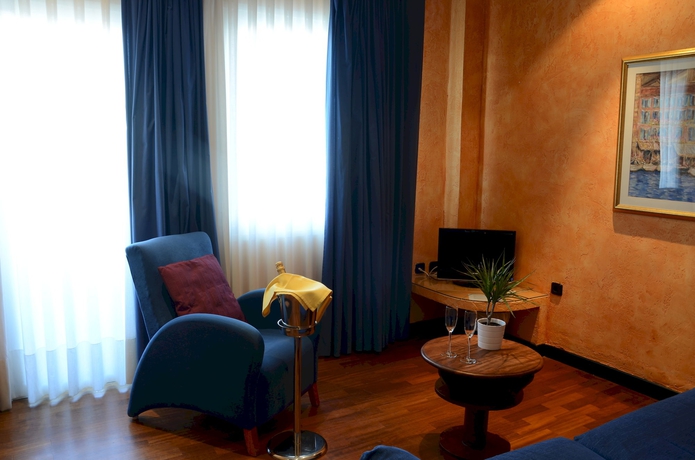 Imagen de la habitación del Hotel Tikar. Foto 9