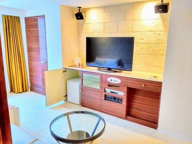 Imagen de la habitación del Hotel Tiki. Foto 6
