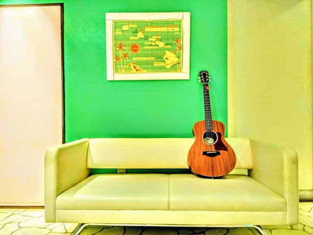 Imagen de los interiores del Hotel Tiki. Foto 20