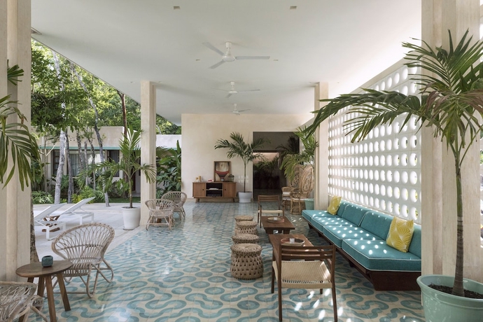 Imagen del bar/restaurante del Hotel Tiki Tiki. Foto 2