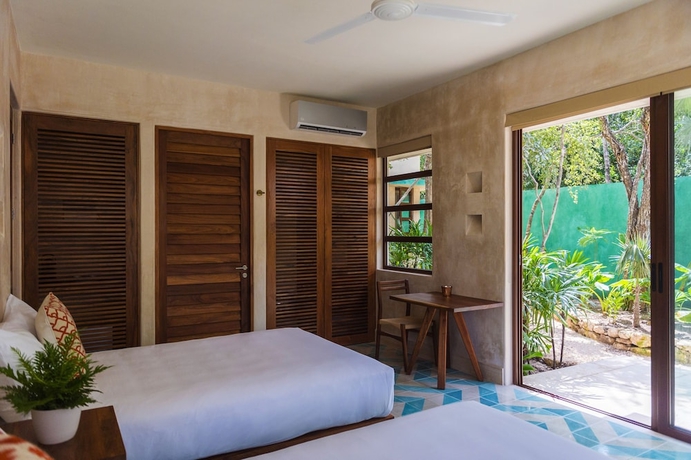 Imagen de la habitación del Hotel Tiki Tiki. Foto 16