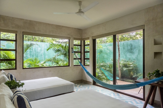 Imagen de la habitación del Hotel Tiki Tiki. Foto 17