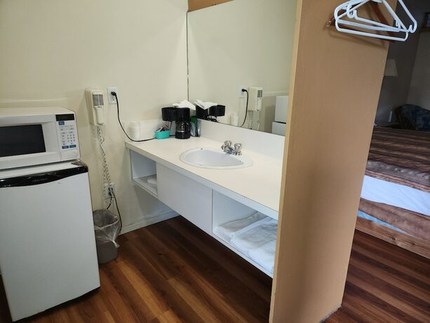Imagen de la habitación del Hotel Tiki Village. Foto 12