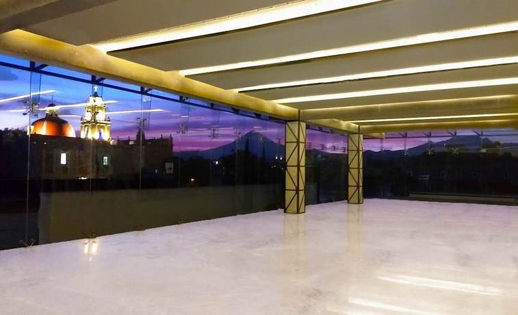 Imagen de los interiores del Hotel Tila. Foto 17