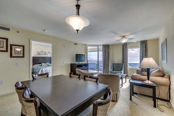 Imagen de la habitación del Hotel Tilghman Beach and Golf Resort by Condo-World. Foto 2
