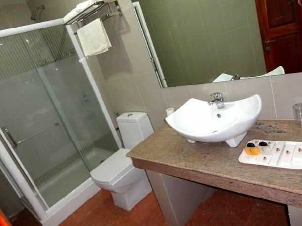 Imagen de la habitación del Hotel Tilko Jaffna City. Foto 11