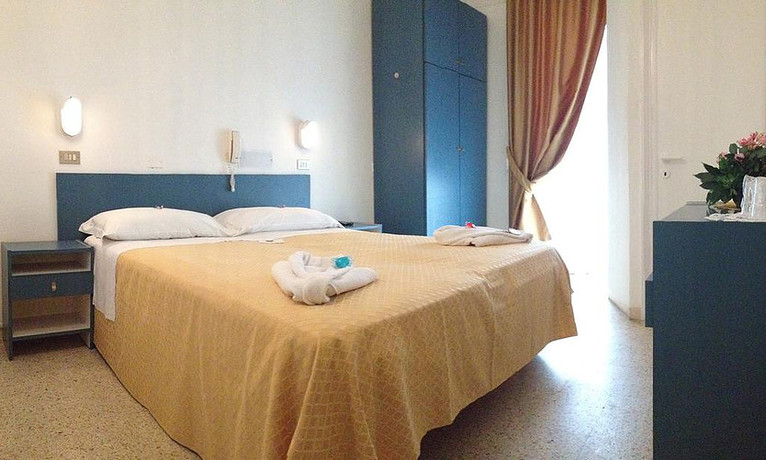 Imagen de la habitación del Hotel Till, Rimini. Foto 3