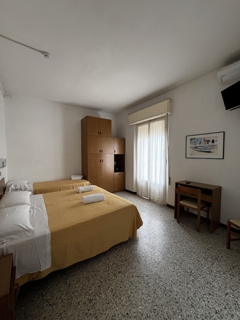 Imagen de la habitación del Hotel Till, Rimini. Foto 7