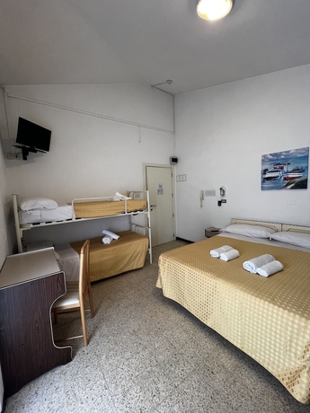 Imagen de la habitación del Hotel Till, Rimini. Foto 10