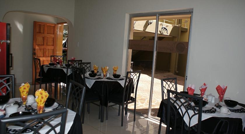 Imagen del bar/restaurante del Hotel Tilla's Guesthouse. Foto 4