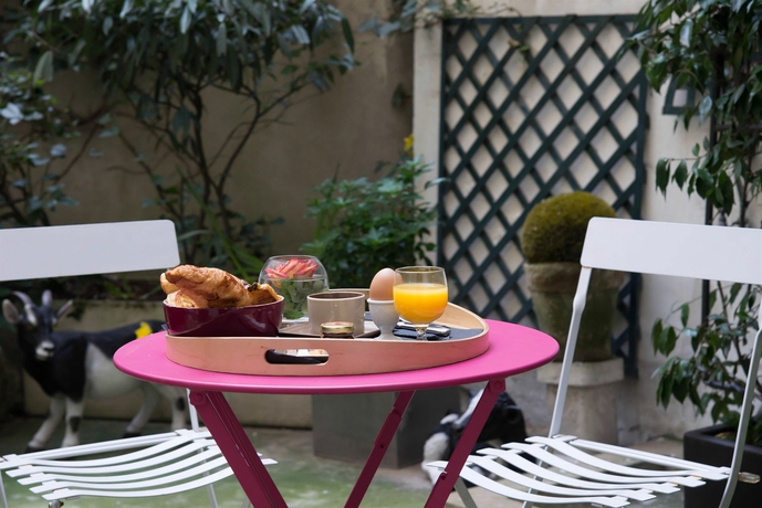 Imagen de los exteriores del Hotel Tilsitt Etoile. Foto 12