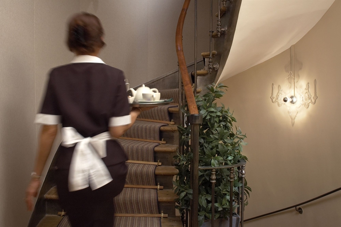 Imagen de los interiores del Hotel Tilsitt Etoile. Foto 13