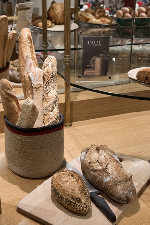 Imagen del bar/restaurante del Hotel Tilsitt Etoile. Foto 5