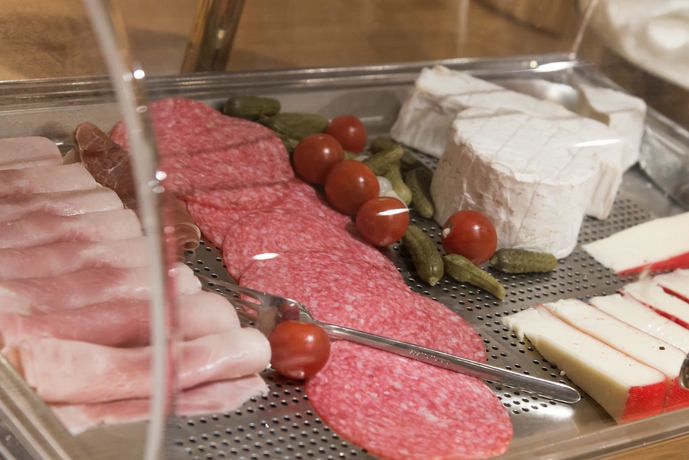 Imagen del bar/restaurante del Hotel Tilsitt Etoile. Foto 7