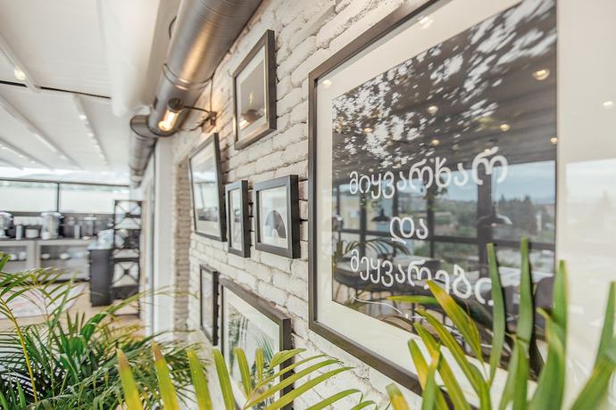 Imagen del bar/restaurante del Hotel Timber Boutique. Foto 5