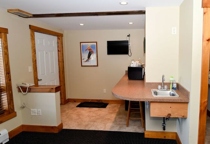 Imagen general del Hotel Timber Inn Motel, Ludlow. Foto 9