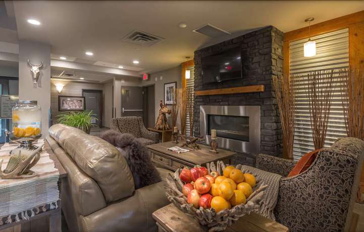 Imagen de los interiores del Hotel Timber Ridge Inn And Suites. Foto 17