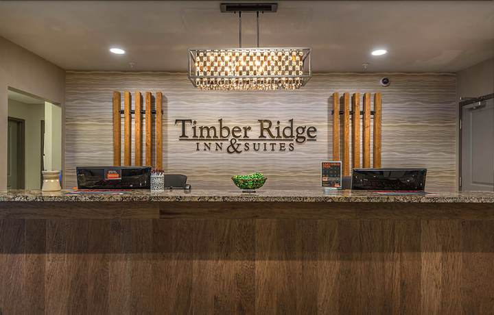 Imagen de los interiores del Hotel Timber Ridge Inn And Suites. Foto 20