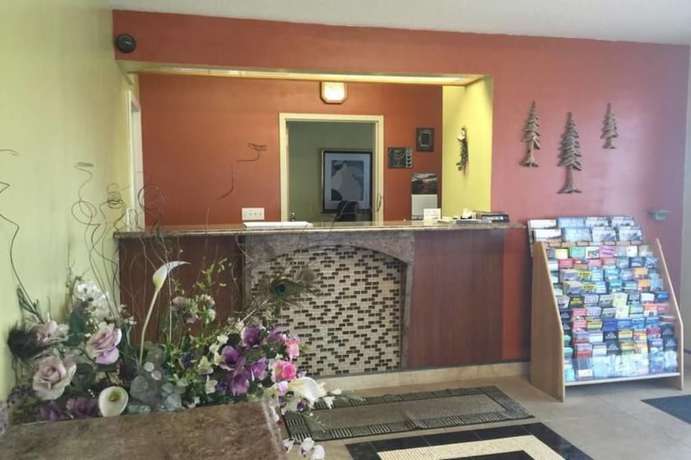 Imagen de los interiores del Hotel Timberland Inn and Suites. Foto 19