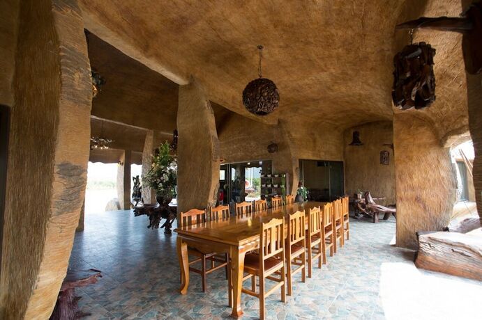 Imagen del bar/restaurante del Hotel Timberland and Fruit Resort. Foto 12