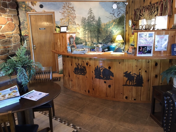 Imagen de los interiores del Hotel Timberlodge Inn. Foto 19