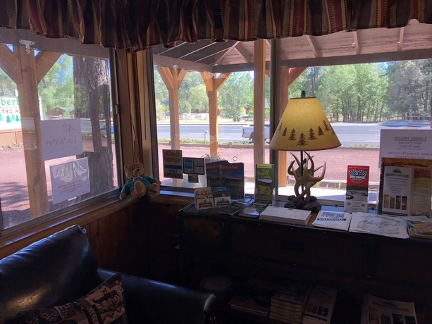 Imagen del bar/restaurante del Hotel Timberlodge Inn. Foto 4