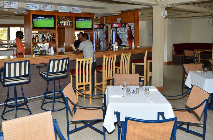 Imagen del bar/restaurante del Hotel Time Out. Foto 3