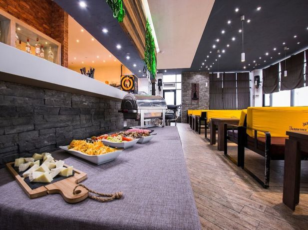 Imagen del bar/restaurante del Hotel Time Out, New Gudauri. Foto 3