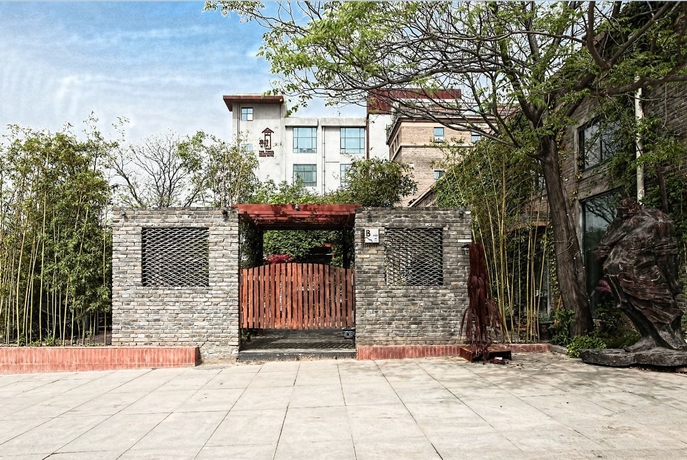 Imagen de los exteriores del Hotel Time Tunnel Designer. Foto 12