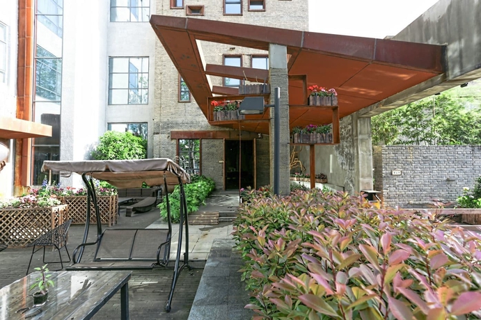 Imagen de los exteriores del Hotel Time Tunnel Designer. Foto 15