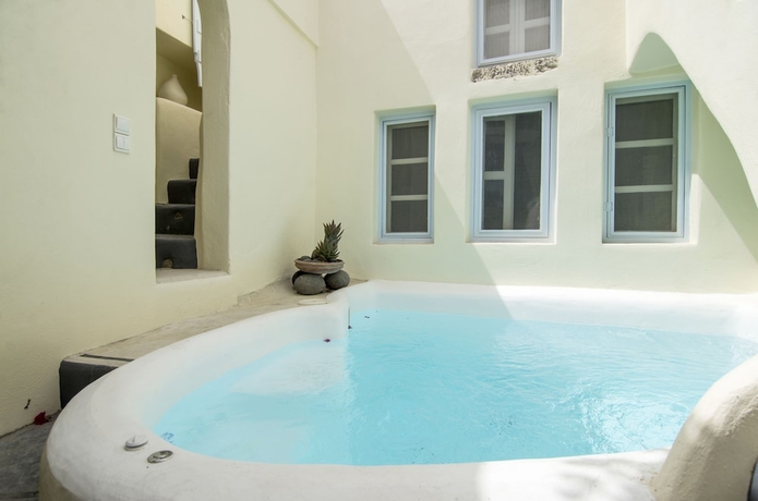 Imagen de la piscina del Hotel Timedrops Santorini. Foto 19