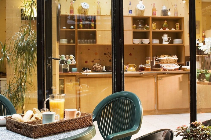 Imagen del bar/restaurante del Hotel Timhotel Le Louvre. Foto 4