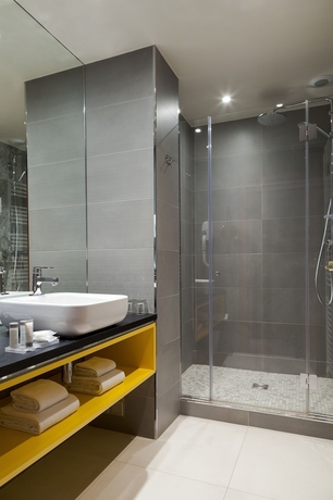 Imagen de la habitación del Hotel Timhotel Opera Blanche Fontaine. Foto 11