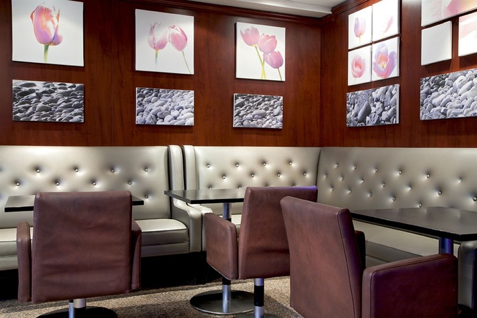 Imagen del bar/restaurante del Hotel Timhotel Paris Gare De L'est. Foto 2