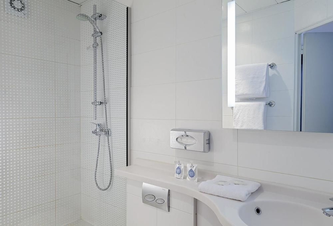 Imagen de la habitación del Hotel Timhotel Paris Gare Du Nord. Foto 12