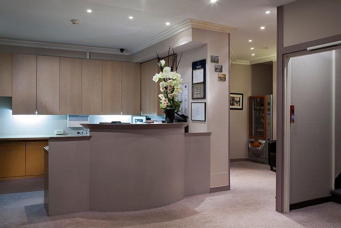 Imagen de los interiores del Hotel Timhotel Tour Eiffel. Foto 11