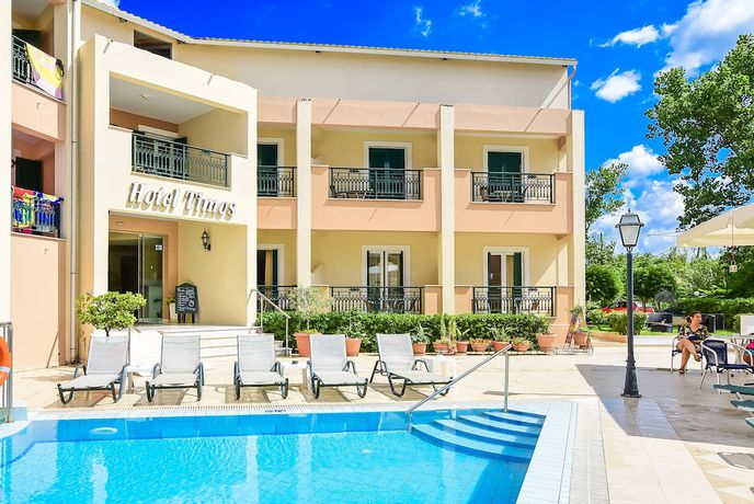 Imagen de la piscina del Hotel Timos. Foto 19