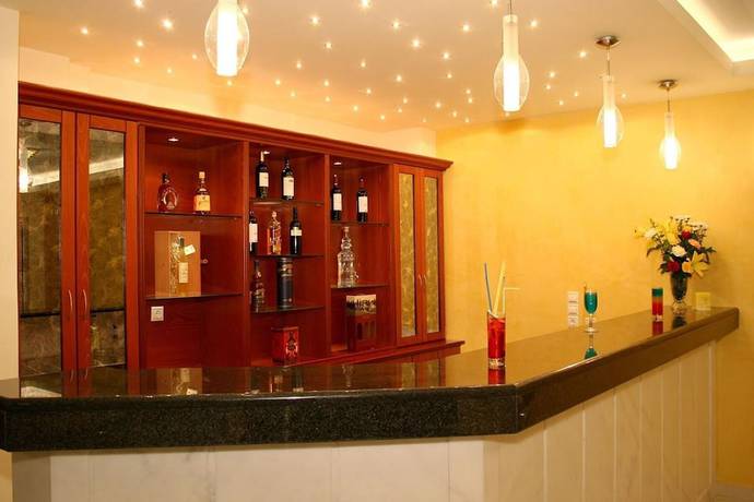 Imagen del bar/restaurante del Hotel Timos. Foto 4