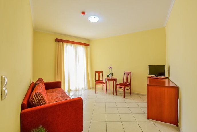 Imagen de la habitación del Hotel Timos. Foto 13