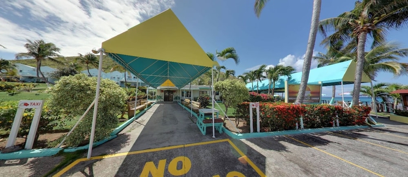 Imagen de los interiores del Hotel Timothy Beach Resort. Foto 15