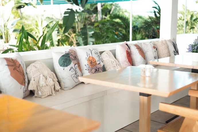 Imagen del bar/restaurante del Hotel Timothy Beach Resort. Foto 1