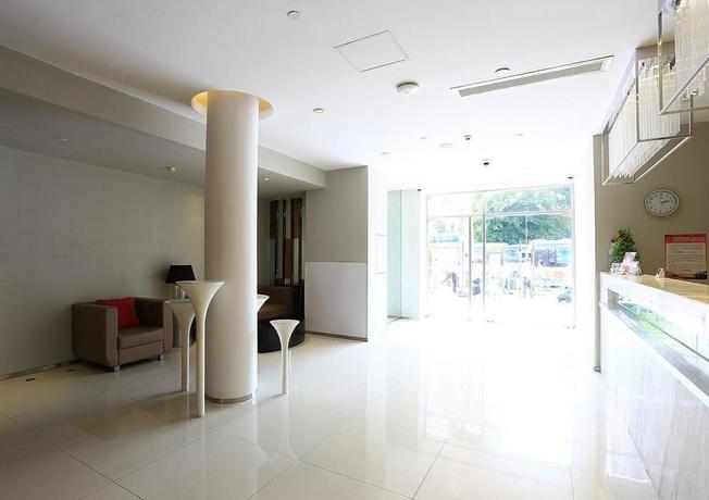Imagen de los interiores del Hotel Timton International. Foto 15
