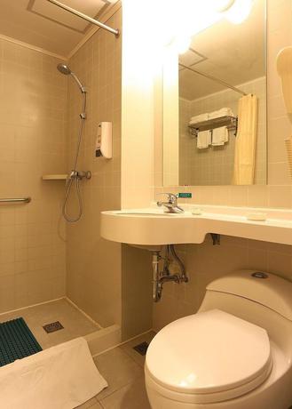 Imagen de la habitación del Hotel Timton International. Foto 8