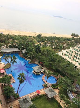Imagen de la piscina del Hotel Timton International. Foto 19