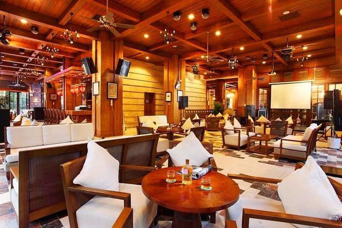 Imagen del bar/restaurante del Hotel Timton International. Foto 3
