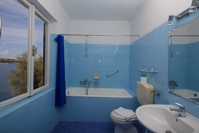 Imagen de la habitación del Hotel Timun. Foto 10