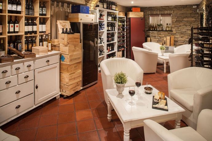 Imagen del bar/restaurante del Hotel Tina, Diano Marina. Foto 4