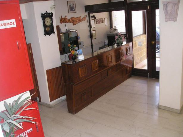 Imagen de los interiores del Hotel Tina Economy. Foto 16